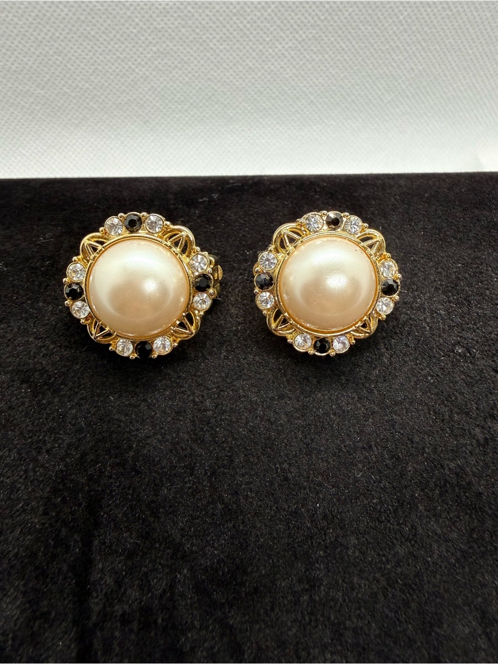 Vintage Faux Pearl Black Clear Rhinestone Gold Tone Clip On Earrings
